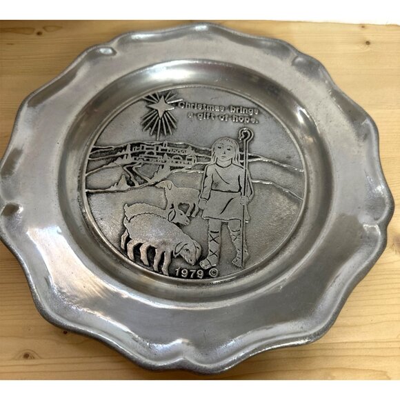 Limited Edition 1979 Christmas Pewterex Plate Shepherd Sheep Scene Decor 10" - Picture 2 of 10